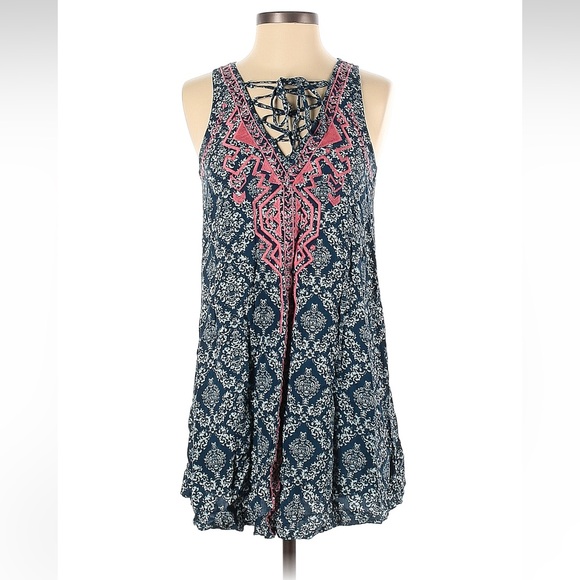 Flying Tomato Dresses & Skirts - Flying Tomato Paisley Boho Print Lace Up Detail Sleeveless Midi Dress•Small